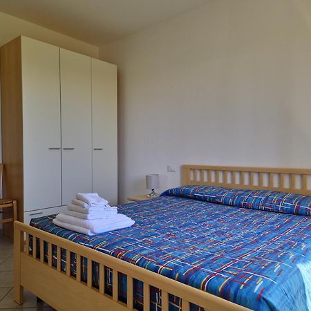Pareja Apartment Orosei Bagian luar foto