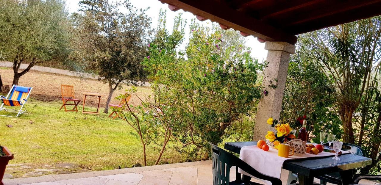 Pareja Apartment Orosei Bagian luar foto