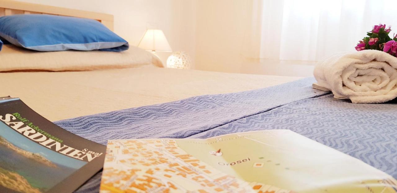 Pareja Apartment Orosei Bagian luar foto