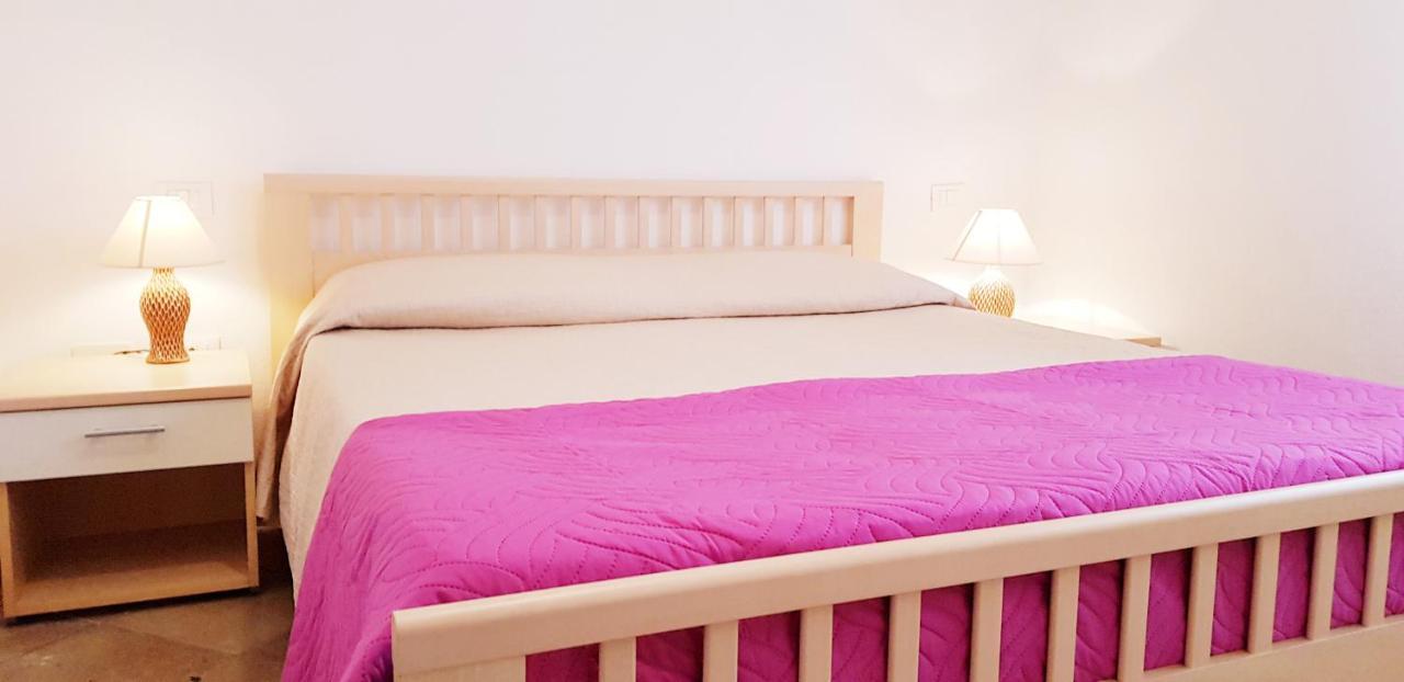 Pareja Apartment Orosei Bagian luar foto