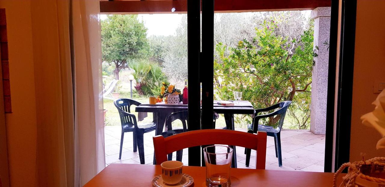 Pareja Apartment Orosei Bagian luar foto