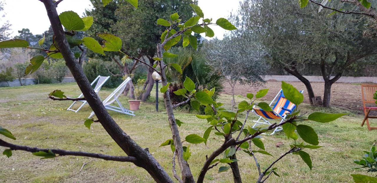 Pareja Apartment Orosei Bagian luar foto