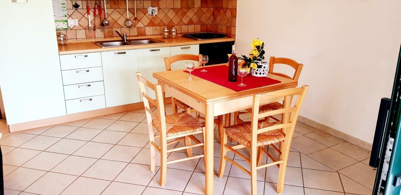 Pareja Apartment Orosei Bagian luar foto