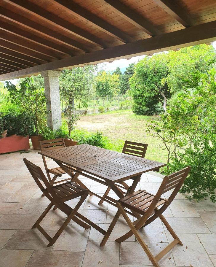Pareja Apartment Orosei Bagian luar foto